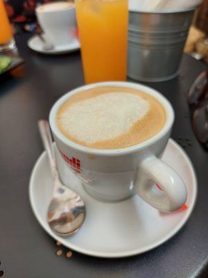 cappuccino at RC Coffee Lounge in Amadora