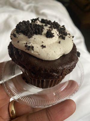 Cupcake  at Scoops Dessert Bar in Chicago