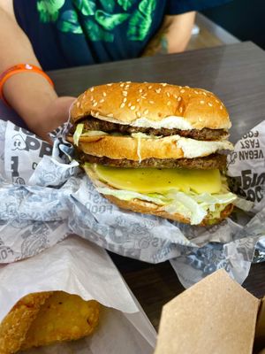 Famous Burger  at Odd Burger in London