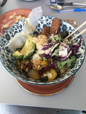 Go vegan bowl with vegetables, hummus and tempeh sticks   at Hotel Blü in Bad Hofgastein