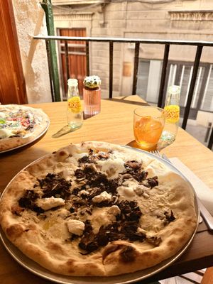 Funghi Pizza with added vegan burrata  at A GoGò Pizzabar in Mallorca