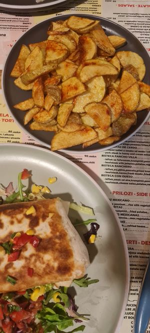 Fried potatoes with paprika and chilli seasoning at Chihuahua in Dubrovnik