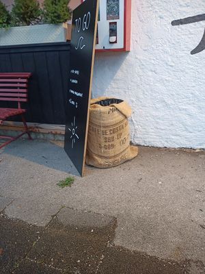 Even the dust bin is nicely kept👏 at Tiny Soul Cafe & Deli in Kochel Am See
