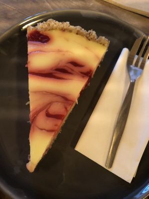 Zitronen-Himbeer Tarte   at Tiny Soul Cafe & Deli in Kochel Am See