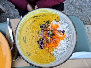 Linsencurry at Tiny Soul Cafe & Deli in Kochel Am See