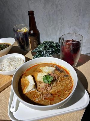 Dan Dan Spicy Noodle at Root Vegan - 本原純素 in Hong Kong Island