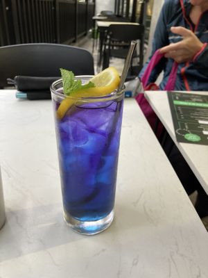 Pea tea! The lemon’s acidity makes it slowly change colour to pinkish-purple. Unless you’re thirsty and drink it all really fast at Root Vegan - 本原純素 in Hong Kong Island