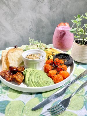 All day breakfast with tempeh, Mixed berry Smoothie at Root Vegan - 本原純素 in Hong Kong Island