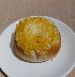 Vegan Cheese Bagel at Root Vegan - 本原純素 in Hong Kong Island