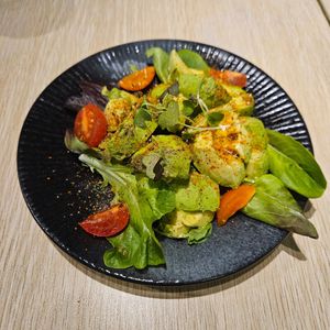 Avocado salad at Root Vegan - 本原純素 in Hong Kong Island