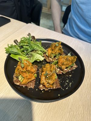 Salmon on seed crackers   at Root Vegan - 本原純素 in Hong Kong Island