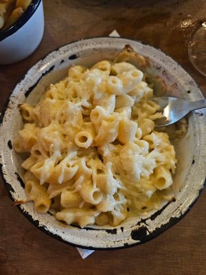Vegan mac and cheese at Dough & Brew in Warwick