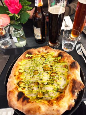 Golosa: zucchine grigliate, crema di broccoli e granella di pistacchio at I Partenopei in Brescia