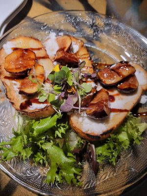 Fig & goat cheese crustini at The Oasis Santa Rosa Beach in Santa Rosa Beach