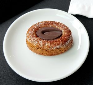 Valrona tea cake (chocolate flavor) at Perlen - 펠른 in Seoul