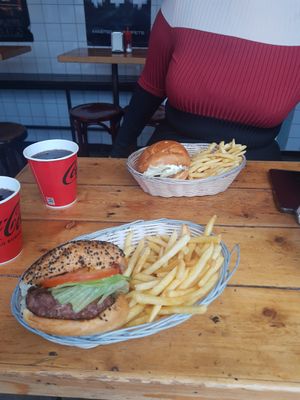 Food at Tommi's Burger Joint in Copenhagen