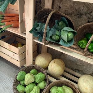 Frutas e legumes de produção local at Arroba e Meia in Vila Nova De Gaia
