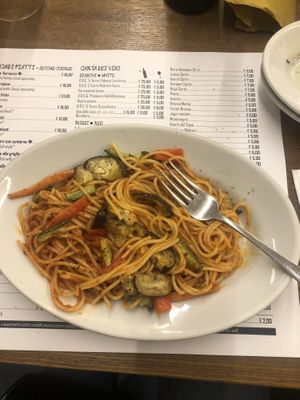 Spaghetti piccante e verdure alla griglia  at Il Baretto in Vernazza