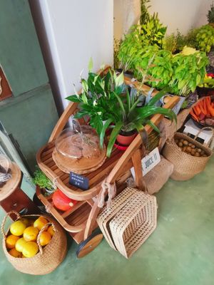 Vegan bombons and cookies at Roots in Aljezur