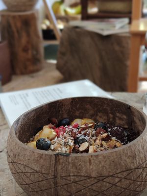 Haferflocken-Bowl at Roots in Aljezur