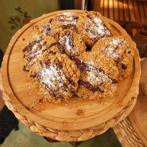 Coconut chocolate chip cookies (Vegan & Gluten Free) 🍪 Bolachas de côco com pepitas de chocolate (Vegan e Glúten Free). Yummy 😋 at Roots in Aljezur