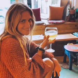 Thanks, Lucia @chiayogalife and Mocha 🐕 & Anna @discover2uncover for stopping by and bringing such beautiful energy to @roots_aljezur! at Roots in Aljezur