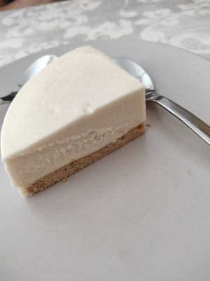 Cheesecake vegano at Hazme Vegano in Barcelona