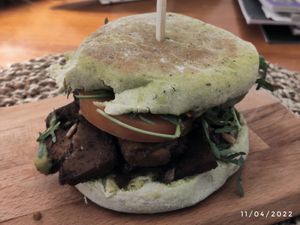 Bifana vegan at 8100 Café in Loule