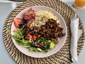   at 8100 Café in Loule