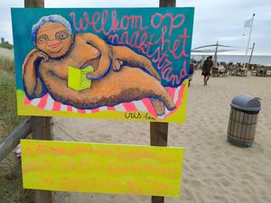 Welcome at the nude beach and Het Puntje at Strandtent Het Puntje in The Hague