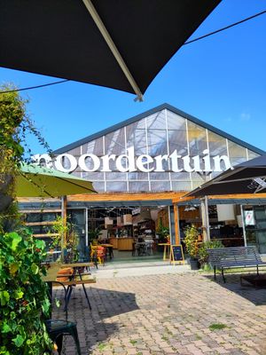 The entrance view from the garden at Noordertuin in Utrecht