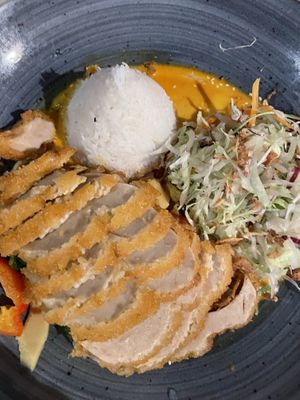 Veganes Curry mit Fake chicken at NYNAMY in Ingolstadt