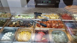 Ladentheke von vorn at Wahid's Green Food in Cottbus