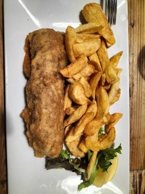 Avec les frites en supplément at Hobson's Fish & Chips in West London