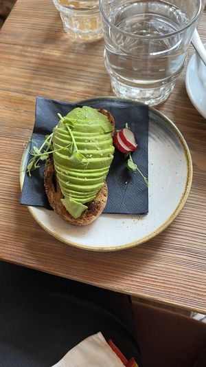 Brötchen mit Avocado  at Hafenstadt Urban Area in Klagenfurt