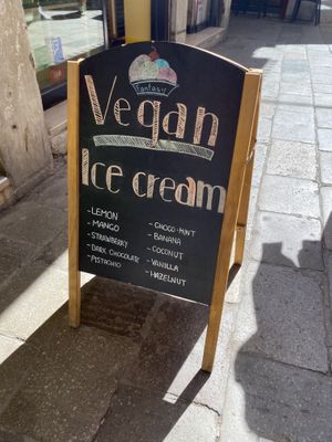 Many options   at Gelato Fantasy - San Giovanni in Venice