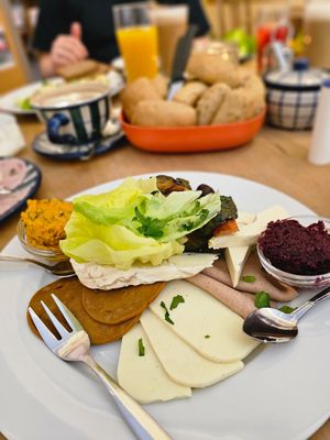 Großes veganes Frühstück at Aha Cafe in Dresden