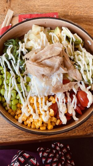 Pokébowl met vegan kip van DVS  at Eetcafé in de Sleutel in Valkenswaard