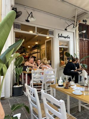 Front of the juice bar at Meli Melo in Crete