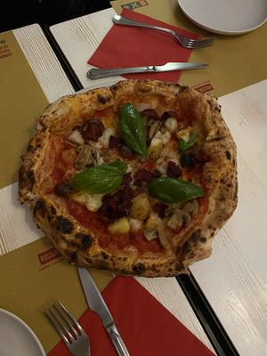 Beetroot pizzaa  at Rossopomodoro - Naviglio Grande in Milan