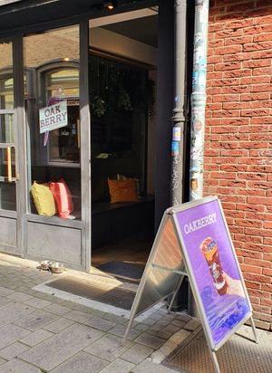 Entrance at Oak Berry in Dusseldorf