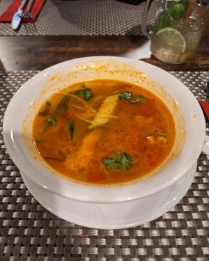 Suppe mit Gemüse und Tofu at Loi Xua in Speyer