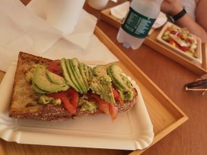 avocado toast with tomato at Pateka in Camogli