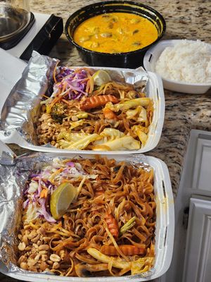 Vegan pad thai (front), yellow curry (back) at Phuket I'm Vegan in Murrieta