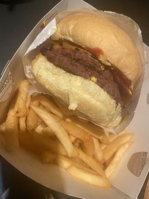 Fox royale burger  at VEGAN FOX in Buenos Aires