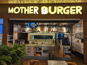  at Mother Burger - Basílica da Estrela  in Lisbon