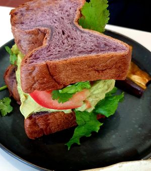 avo burger at Veggies - 베지스 in Seoul