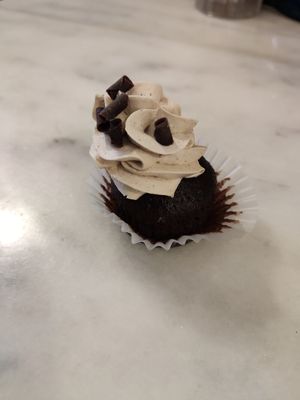 Praliné mini muffin at L'Arquera Cafeteria in Mataro