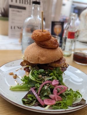 Vegan burger (lemon-pepped-burger) at Thibeau in Nijmegen
