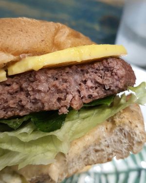 Loving Hut vegan burger - inside #Veganuary at Loving Hut - Yeoksam Branch 러빙헛 서울 역삼점 in Seoul